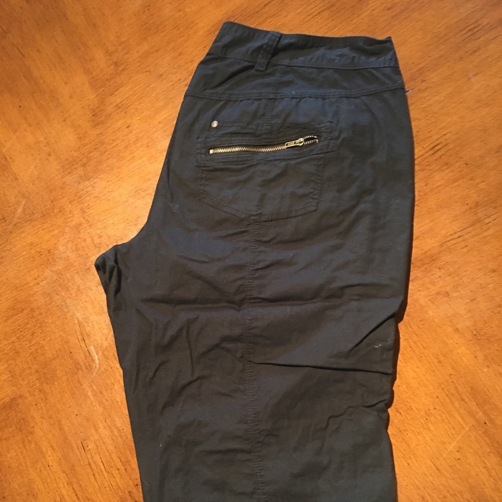 Maurice’s black capris